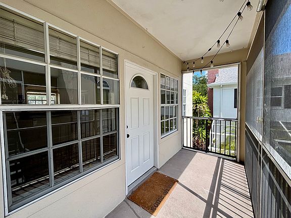 2nd image of 1205 W Horatio St APT 5