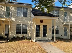 17 Walden Dr, Natick, MA
