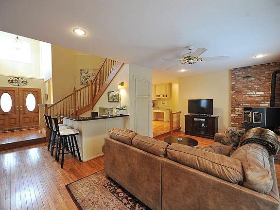 5th image of 15919 Parkridge Ave