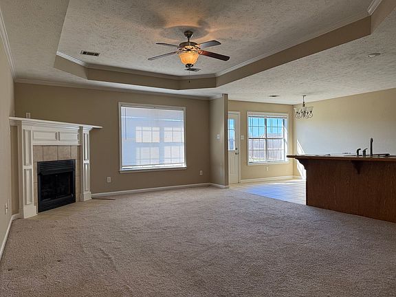 2nd image of 2413 Versailles Dr