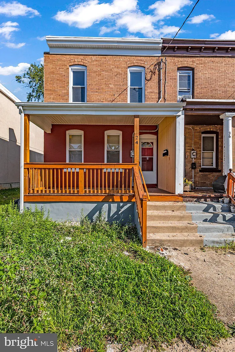24 Adella Ave photo 1
