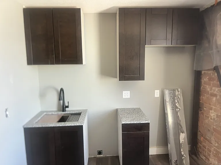 500 E Erie St #2B — Photo 6