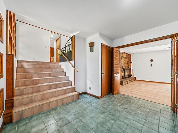 4th image of 208 Southshore Dr
