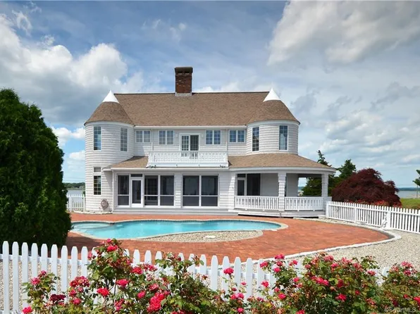 21 Neponset Avenue, Old Saybrook, CT 06475