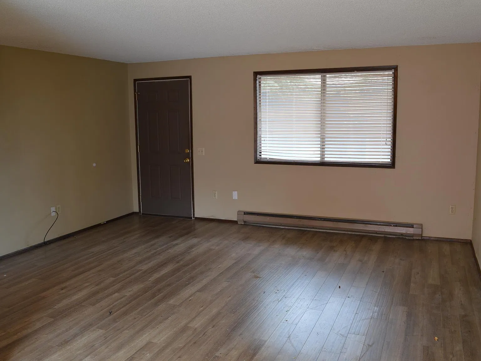 2 bed, 880 sqft, $1,695 — Photo 3