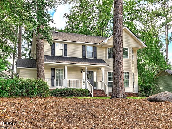 3rd image of 3819 Villa Lane