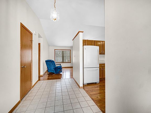 2nd image of 3844 Sandalwood Dr