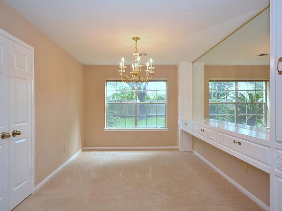 5th image of 7503 Valley Laurel Ct