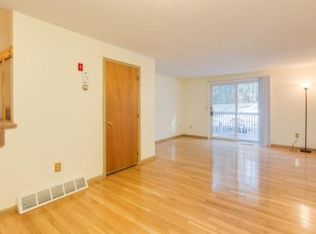 623 Fox Hollow Dr, Hudson, NH 03051