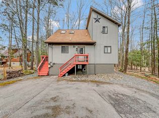 257 N Gate Rd, Lake Ariel, PA 18436