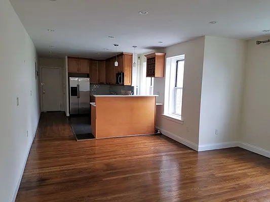 Sold by Winzone Realty Inc | media 2