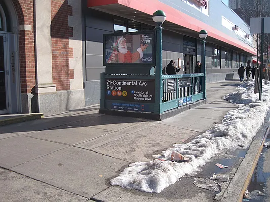 Rented by 18 REALTY | media 22