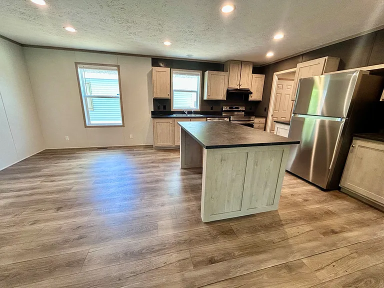 Hickory Knoll — Photo 105