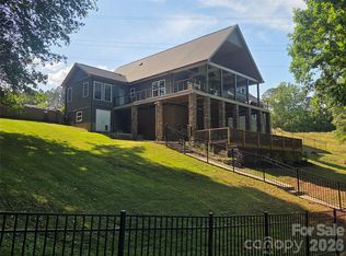 393 Stillwater Rd, Troutman, NC 28166