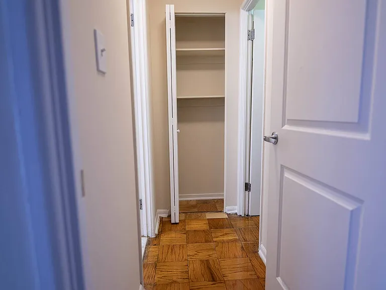 Silver Spring House — Photo 41