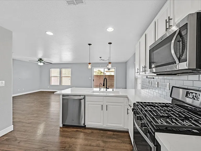 7912 Ivy Run St — Photo 7