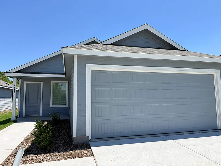 7412 Woodpecker Dr — Photo 2