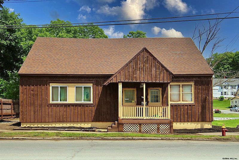 2nd image of 231 Forest Avenue