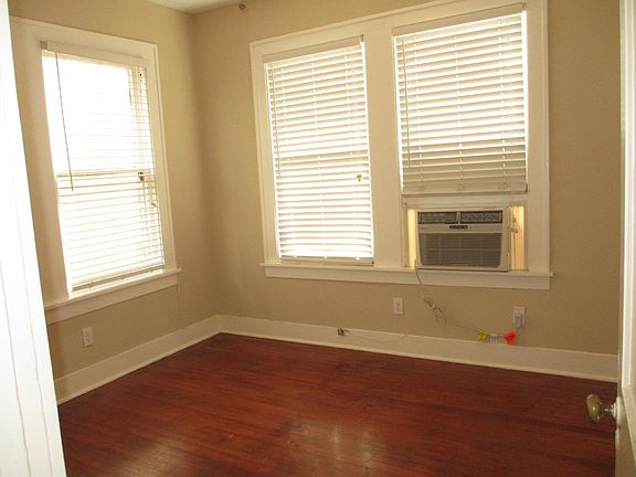 5th image of 1906 Driscoll St APT 1