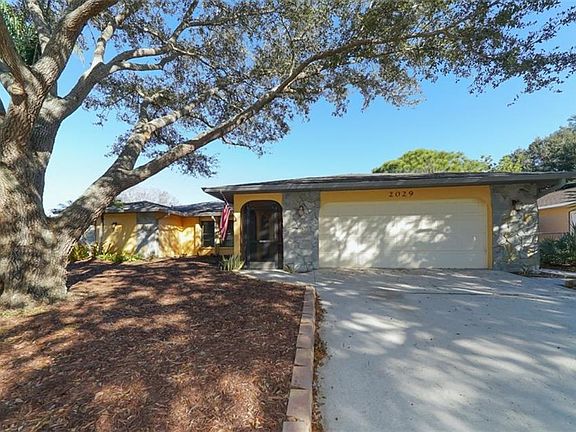 4th image of 2029 Country Meadows Ln