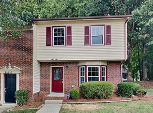 323 E Montcastle Dr UNIT D, Greensboro, NC 27406