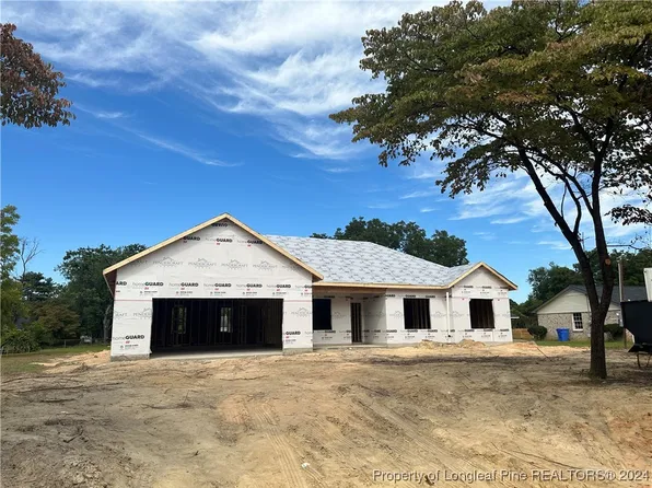 438 Concord Dr, Fayetteville, NC 28311