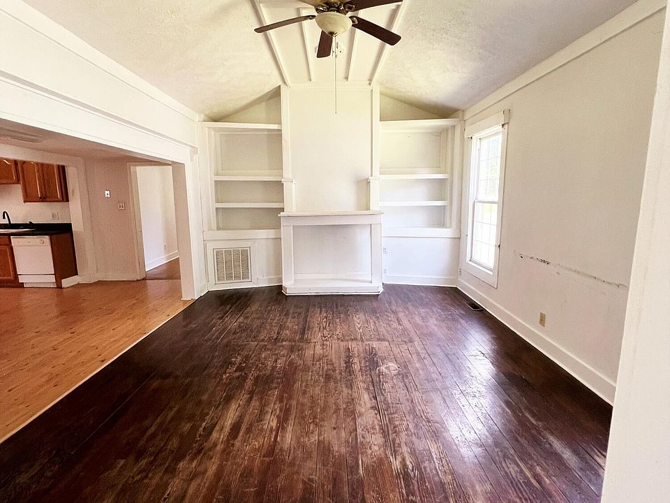 309 E Oak St Lake Waccamaw, NC, 28450 Apartments for Rent Zillow