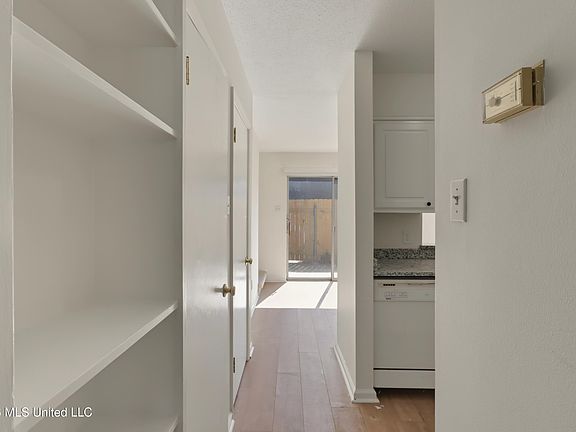 5th image of 413 Kahler St APT 2