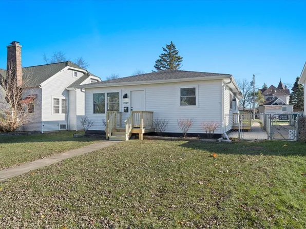 2529 Gilead Ave, Zion, IL 60099