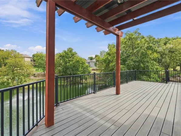 29451 Club Creek Dr, Louisburg, KS 66053