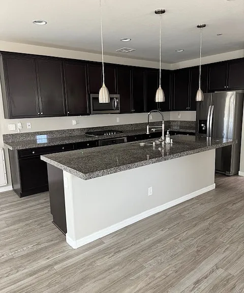 301 Resolute Ave — Photo 9