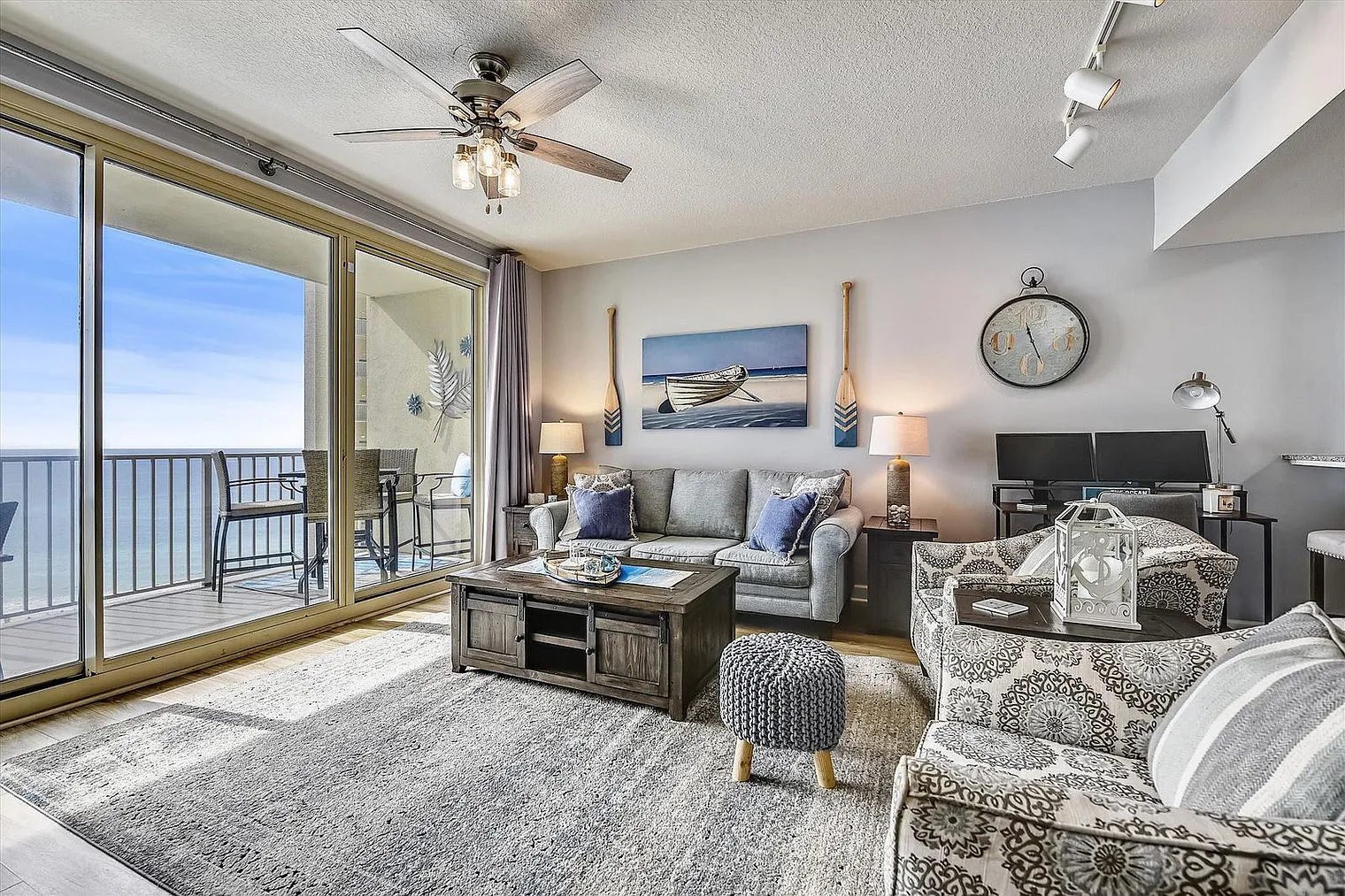 1 bed, 2.0 bath, 904 sqft, $3,691 — Photo 4