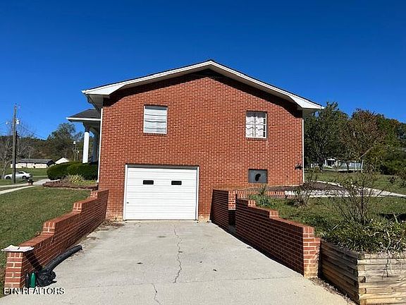 2nd image of 375 Russell Dr