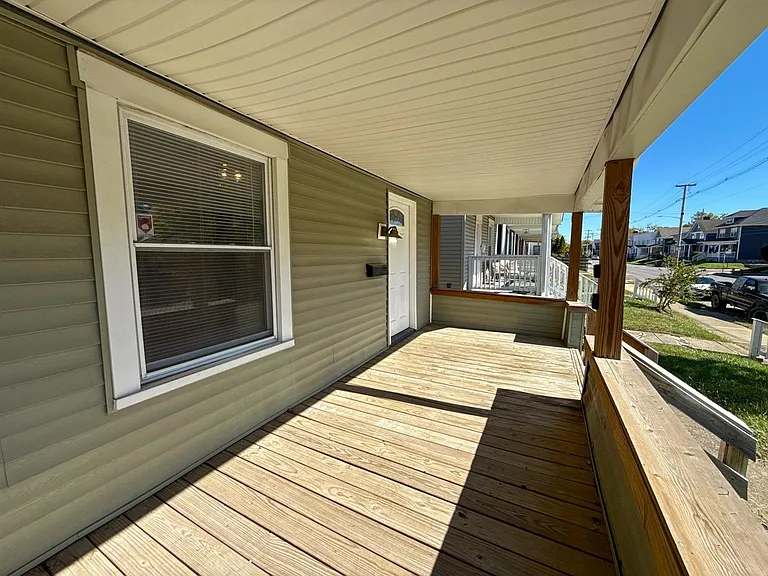 850 E Whittier St — Photo 3