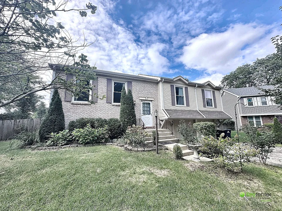 371 Larchmont Ct