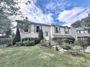 371 Larchmont Ct, Naperville, IL 60565