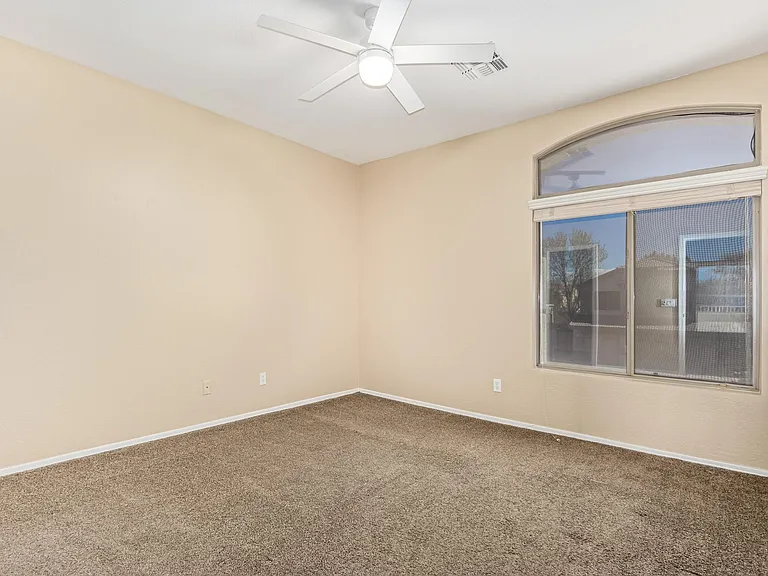 504 N Swallow Ln — Photo 30