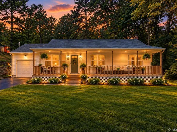 22 Red Maple Road, Ridge, NY 11961
