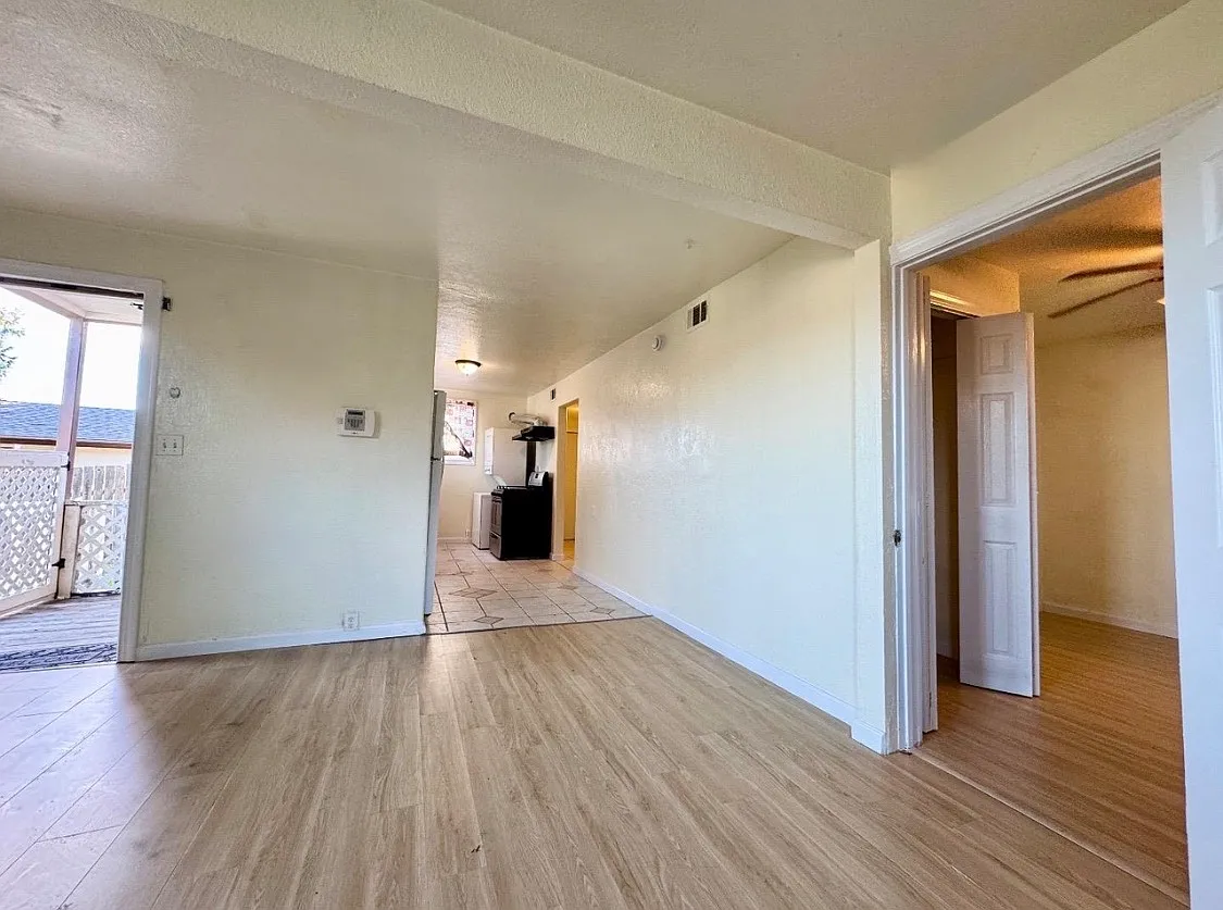 2 bed, 717 sqft, $2,250 — Photo 2