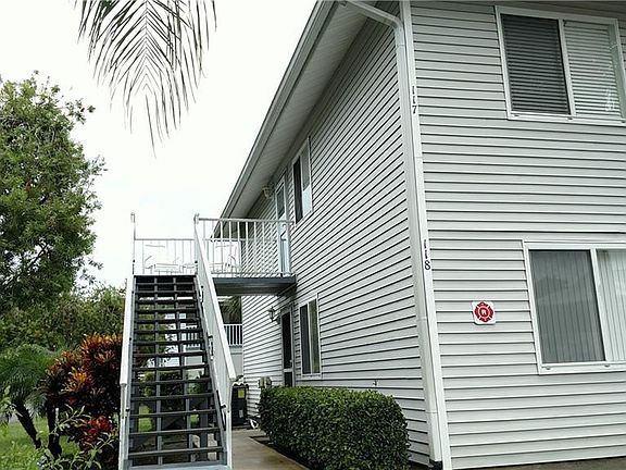 2nd image of 117 SE Village Dr #117
