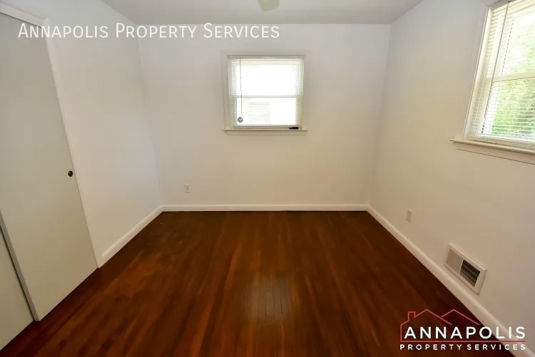 757 Warren Dr — Photo 11