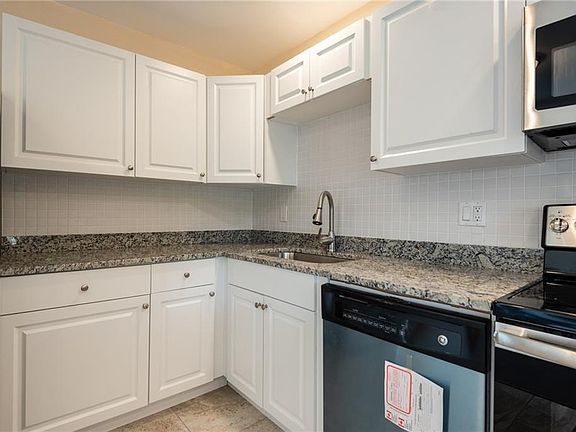 5th image of 7013 Burnsville St