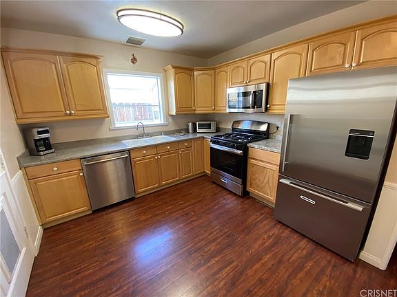 3rd image of 7339 Lasaine Ave