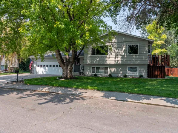 471 Sunlight Dr, Powell, WY 82435