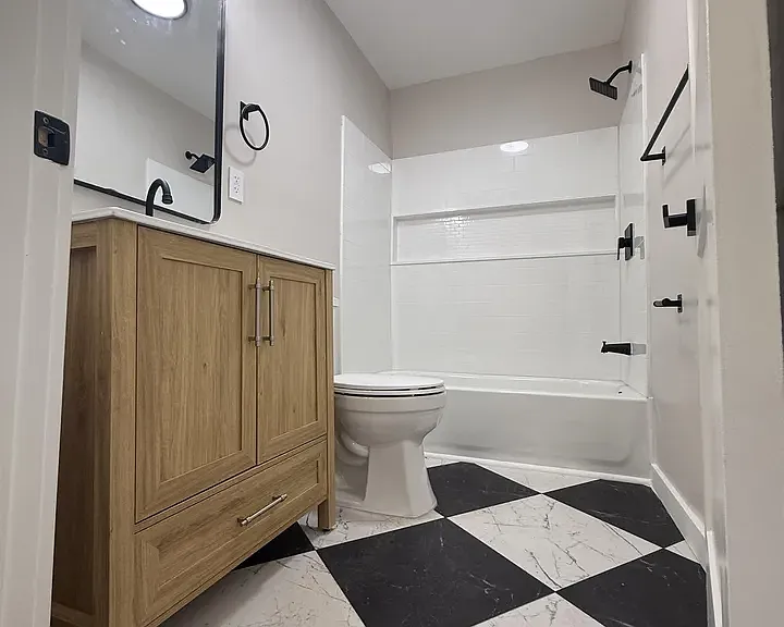 2403 Belden St — Photo 11