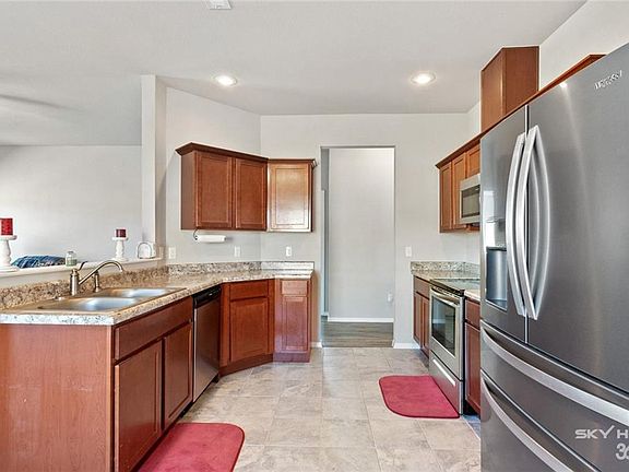 5th image of 800 NW 70th Ave