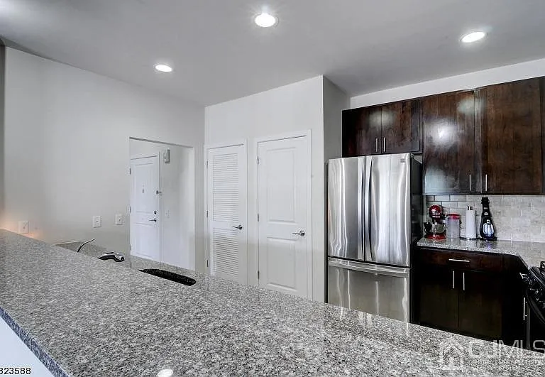 331 Pond Ln — Photo 16