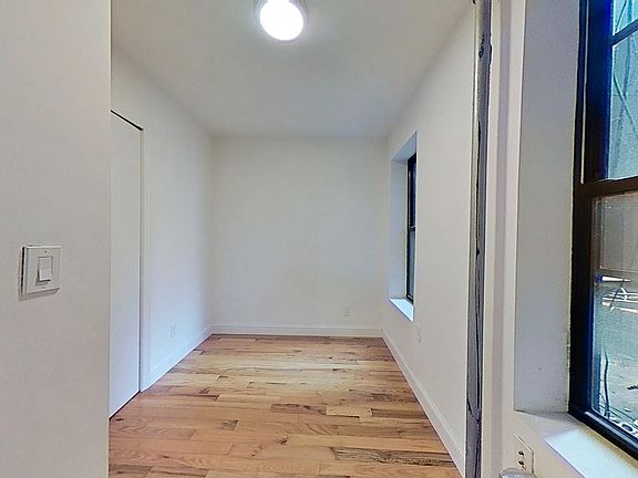 5th image of 307 E 77th St APT 2B