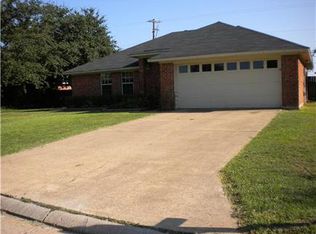 3170 Le Oaks Dr, Bossier City, LA 71111