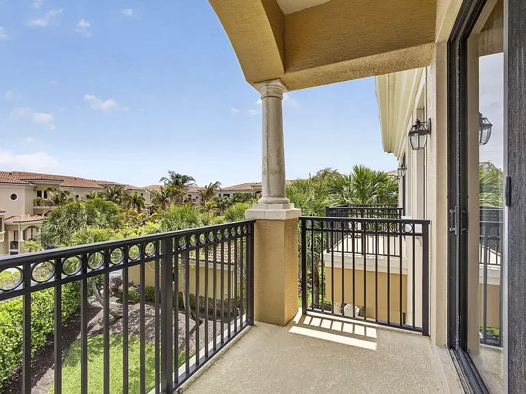 803 Del Sol Cir — Photo 35